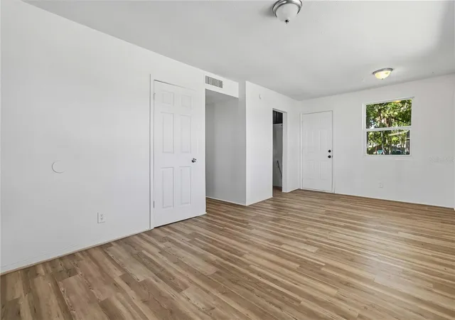 Photo 3 of Single family home for sale at 444 S Caroline St, Daytona Beach, FL 32114 | MLS# V4951271 | Listing updated on 2026-09-30
