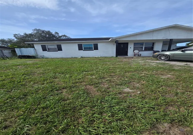 Photo 2 of Sale Pending at 310 Ogden St, Winter Haven, FL 33880 | MLS# S5157538 | Listing updated on 2026-10-06