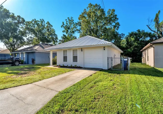 Photo 3 of Single family home for sale at 1207 Ne 6th Street, Mulberry, FL 33860 | MLS# L4965054 | Listing updated on 2026-09-22