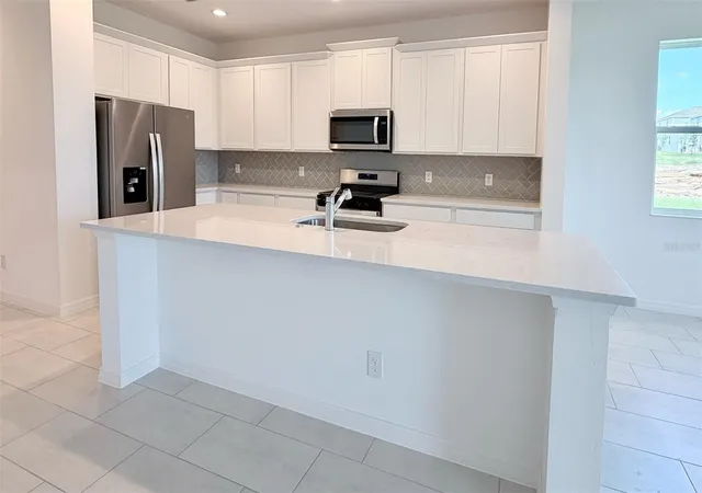Photo 3 of Single family home for sale at 6736 Spotted Eagle Loop, Howey In The Hills, FL 34737 | MLS# O6441629 | Listing updated on 2026-10-04