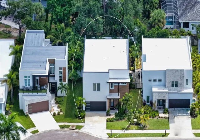 Photo 2 of Single family home for sale at 4726 Rivetta Ct, Sarasota, FL 34231 | MLS# A4706019 | Listing updated on 2026-09-30