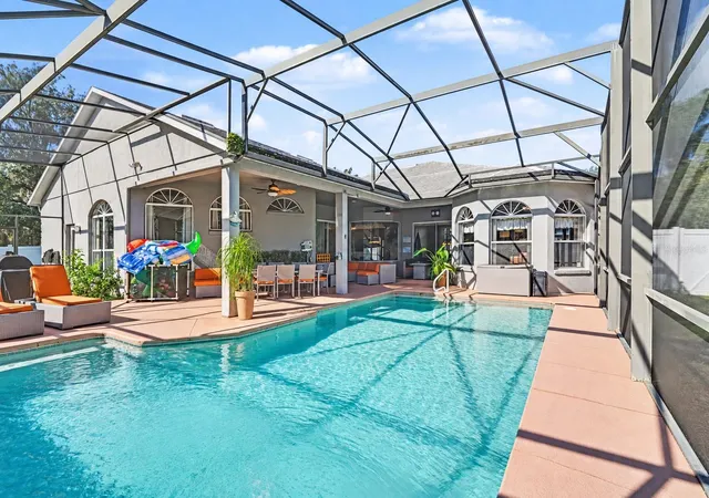 Photo 2 of Single family home for sale at 1325 Tall Maple Loop, Oviedo, FL 32765 | MLS# O6441642 | Listing updated on 2026-10-06