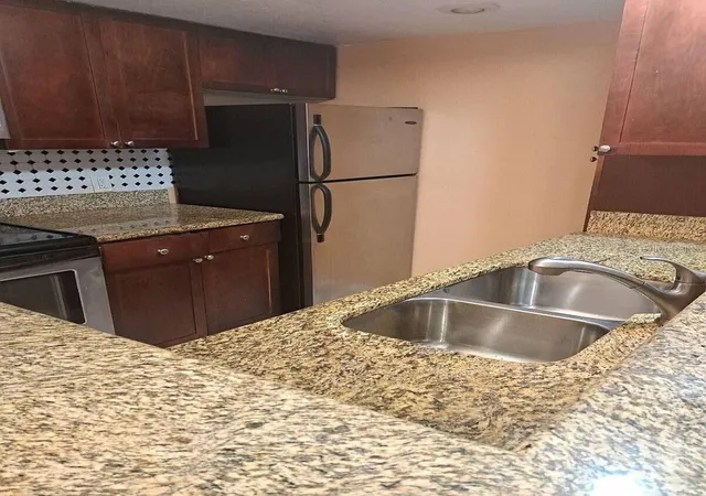 Photo 1 of Condo for sale at 5160 Conroy Rd #1435, Orlando, FL 32811 | MLS# O6441645 | Listing updated on 2026-09-19
