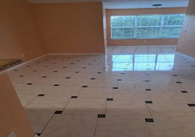 Photo 4 of Condo for sale at 5160 Conroy Rd #1435, Orlando, FL 32811 | MLS# O6441645 | Listing updated on 2026-09-19