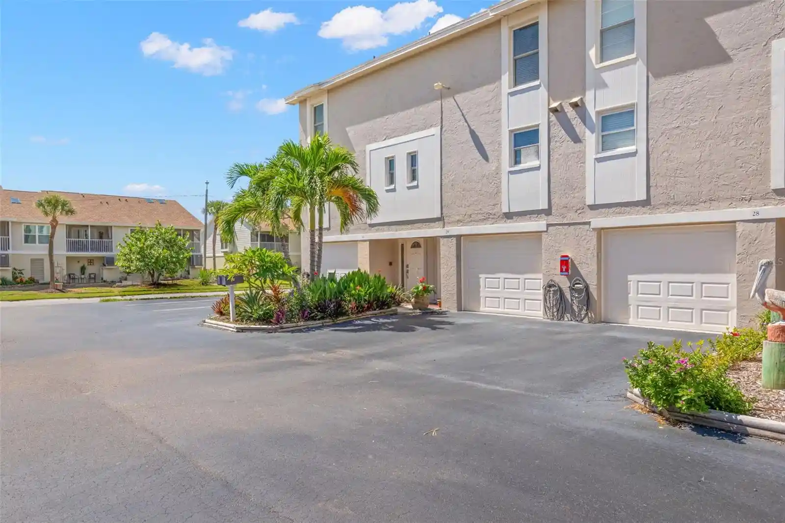 Listing Photo 2 - Condo for sale in 255 Capri Cir N located at 255 Capri Cir N, Treasure Island, FL 33706 - Unit #30