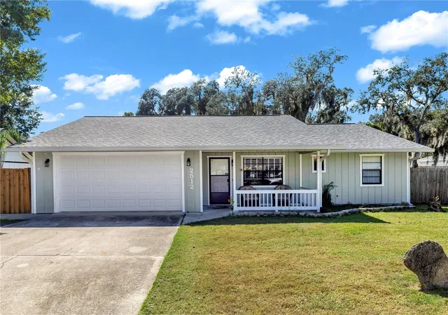 Photo 1 of Single family home for sale at 2512 Pine Tree Dr, Edgewater, FL 32141 | MLS# V4951272 | Listing updated on 2026-10-05