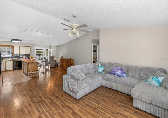 Photo 3 of Single family home for sale at 2512 Pine Tree Dr, Edgewater, FL 32141 | MLS# V4951272 | Listing updated on 2026-10-05