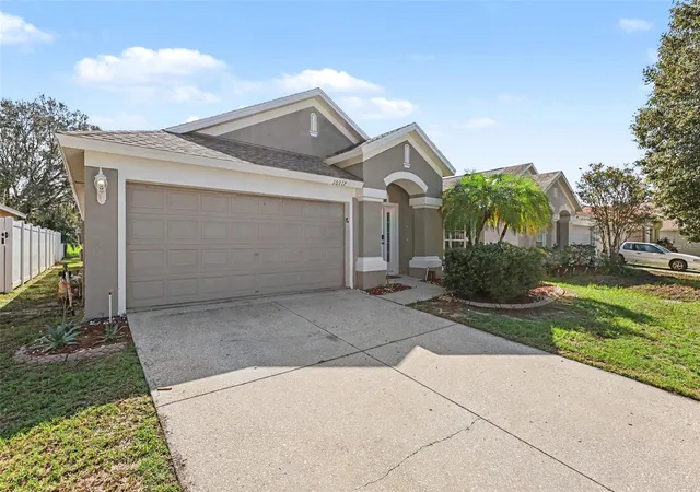 Photo 3 of Single family home for sale at 10317 Hunters Hvn Blvd, Riverview, FL 33578 | MLS# O6441652 | Listing updated on 2026-09-16