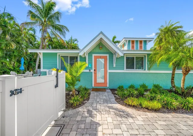 Condo for sale at 3007 Avenue E #B, BRADENTON BEACH, FL 34217 | MLS# A4706027
