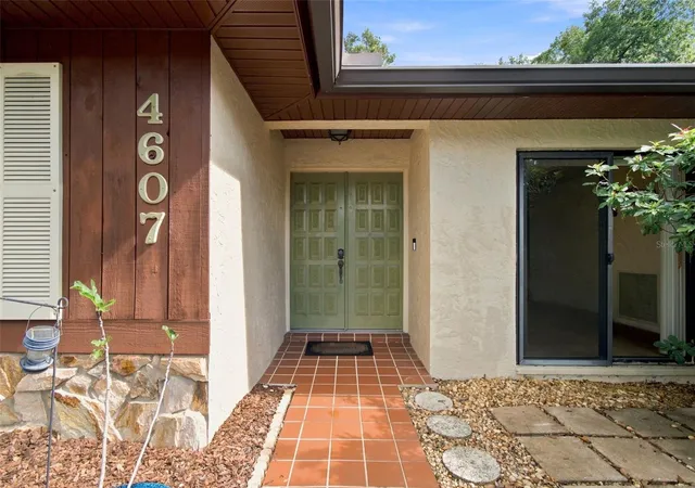 Photo 3 of Single family home for sale at 4607 Cloverlawn Dr, Tampa, FL 33624 | MLS# TB8548478 | Listing updated on 2026-09-28