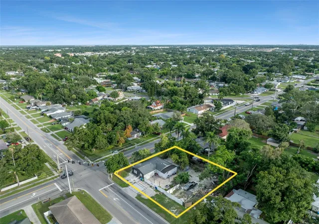 Photo 2 of Single family home for sale at 1702 26th Street W, Bradenton, FL 34205 | MLS# TB8548480 | Listing updated on 2026-10-09