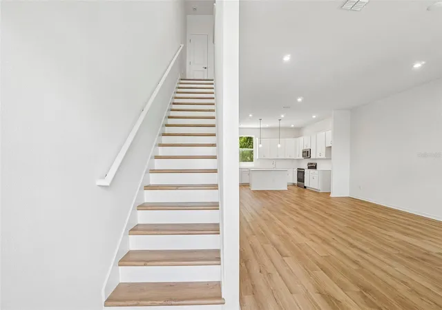 Photo 3 of Townhouse for sale at 12725 Avalon Lake Dr, Orlando, FL 32828 | MLS# O6441654 | Listing updated on 2026-09-22
