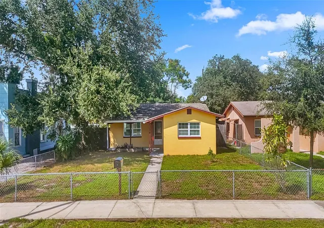 Photo 1 of Single family home for sale at 5029 Emerson Ave S, Saint Petersburg, FL 33707 | MLS# TB8548481 | Listing updated on 2026-10-09