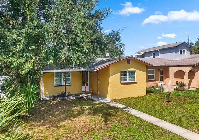 Photo 2 of Single family home for sale at 5029 Emerson Ave S, Saint Petersburg, FL 33707 | MLS# TB8548481 | Listing updated on 2026-10-09