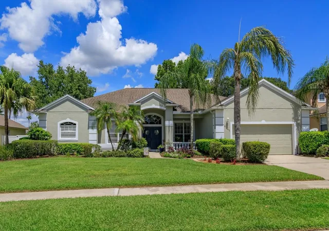 Photo 1 of Single family home for sale at 2898 Oak Blf Way, Oviedo, FL 32765 | MLS# O6441659 | Listing updated on 2026-09-20