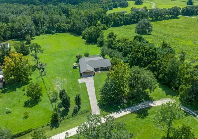 Photo 3 of Single family home for sale at 3050 SE 114th Street, Ocala, FL 34480 | MLS# A4706029 | Listing updated on 2026-09-19