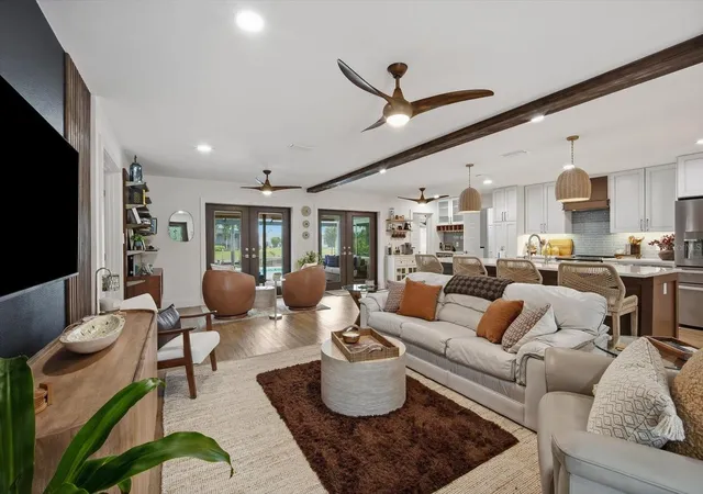 Photo 4 of Single family home for sale at 4511 Bimini Dr, Bradenton, FL 34210 | MLS# A4706033 | Listing updated on 2026-10-08