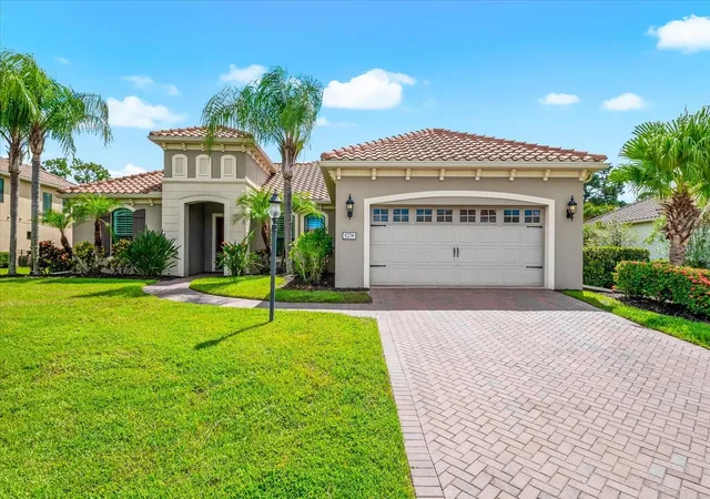 Photo 3 of Single family home for sale at 8256 Larkspur Cir, Sarasota, FL 34241 | MLS# A4706034 | Listing updated on 2026-09-16