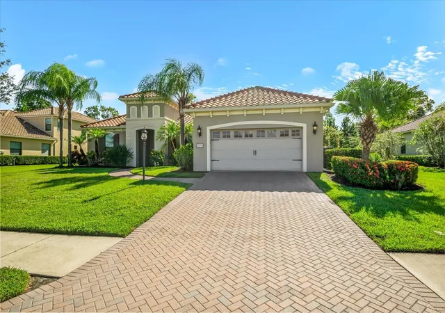 Photo 4 of Single family home for sale at 8256 Larkspur Cir, Sarasota, FL 34241 | MLS# A4706034 | Listing updated on 2026-09-16