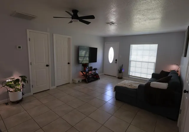 Photo 3 of Single family home for sale at 256 La Paz Dr, Kissimmee, FL 34743 | MLS# O6441686 | Listing updated on 2026-09-22