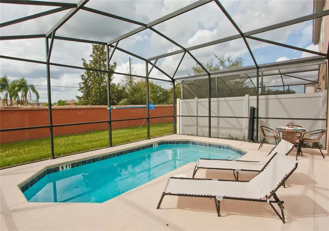 Photo 3 of Single family home for sale at 940 Las Fuentes Dr, Kissimmee, FL 34746 | MLS# S5157549 | Listing updated on 2026-09-15