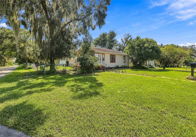 Photo 3 of Single family home for sale at 614 W Pennsylvania Ave, Deland, FL 32720 | MLS# V4951277 | Listing updated on 2026-10-03