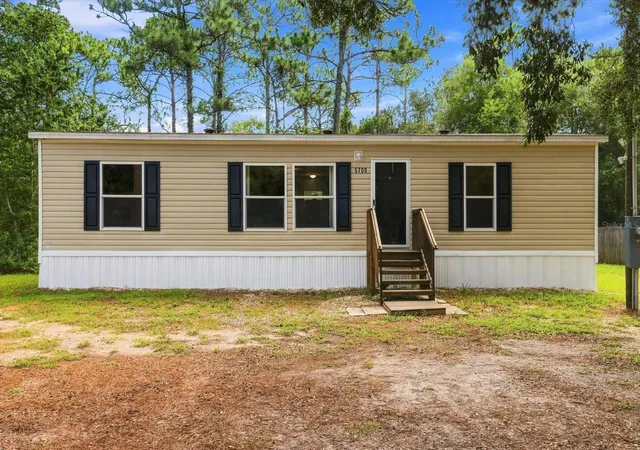 Photo 3 of Manufactured home for sale at 5709 S Leopard Point, Homosassa, FL 34446 | MLS# TB8548516 | Listing updated on 2026-09-15