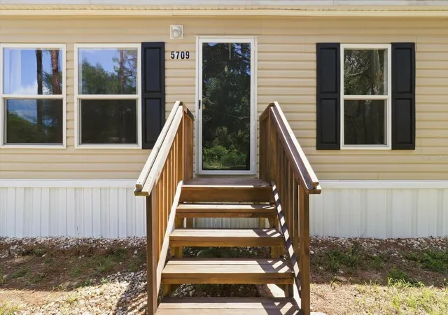 Photo 3 of Manufactured home for sale at 5709 S Leopard Point, Homosassa, FL 34446 | MLS# TB8548516 | Listing updated on 2026-09-15