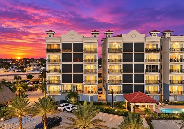 Photo 2 of Condo for sale at 507 Tamiami Trl N #201, Venice, FL 34285 | MLS# A4706040 | Listing updated on 2026-09-21