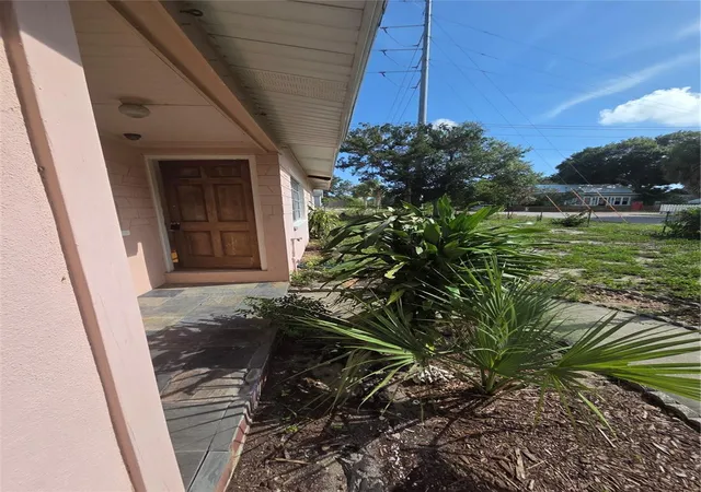 Photo 2 of Single family home for sale at 350 N Levis Ave, Tarpon Springs, FL 34689 | MLS# TB8548521 | Listing updated on 2026-09-20