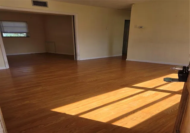 Photo 4 of Single family home for sale at 350 N Levis Ave, Tarpon Springs, FL 34689 | MLS# TB8548521 | Listing updated on 2026-09-20