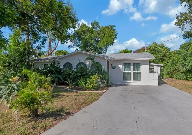 Photo 2 of Single family home for sale at 11005 Harding Dr, Port Richey, FL 34668 | MLS# TB8548522 | Listing updated on 2026-10-02