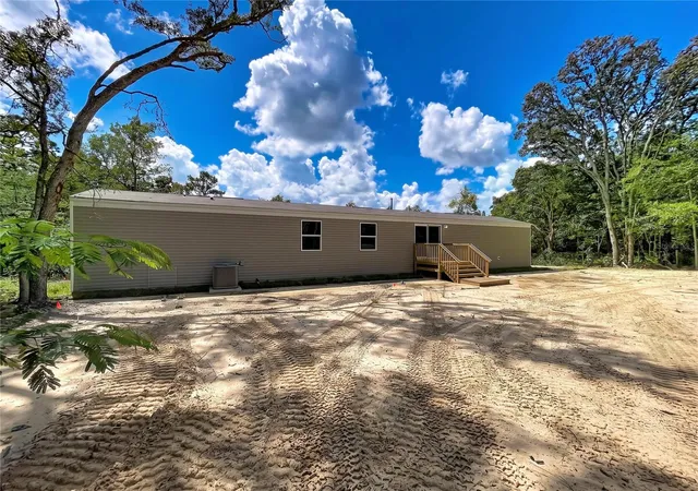 Photo 3 of Manufactured home for sale at 549 W Kuhns Ln, Lecanto, FL 34461 | MLS# OM732252 | Listing updated on 2026-09-19
