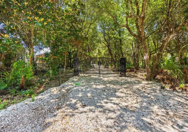 Photo 3 of Single family home for sale at 609 Calhoun Ave, Destin, FL 32541 | MLS# O6441711 | Listing updated on 2026-09-19