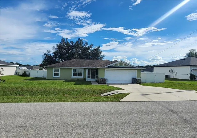 Photo 4 of Single family home for sale at 24 Dogwood Dr Loop, Ocala, FL 34472 | MLS# OM732253 | Listing updated on 2026-09-17