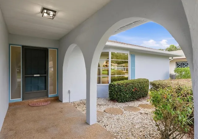 Photo 3 of Single family home for sale at 125 Mimosa Dr, Sarasota, FL 34232 | MLS# A4706043 | Listing updated on 2026-09-16