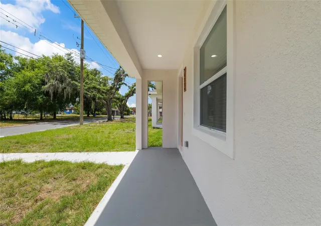 Photo 3 of Single family home for sale at 639 W 9th Street, Lakeland, FL 33805 | MLS# TB8548525 | Listing updated on 2026-09-15