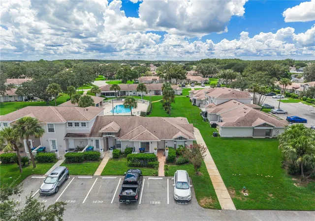 Photo 3 of Townhouse for sale at 1226 Lucaya Cir, Orlando, FL 32824 | MLS# S5157552 | Listing updated on 2026-10-06