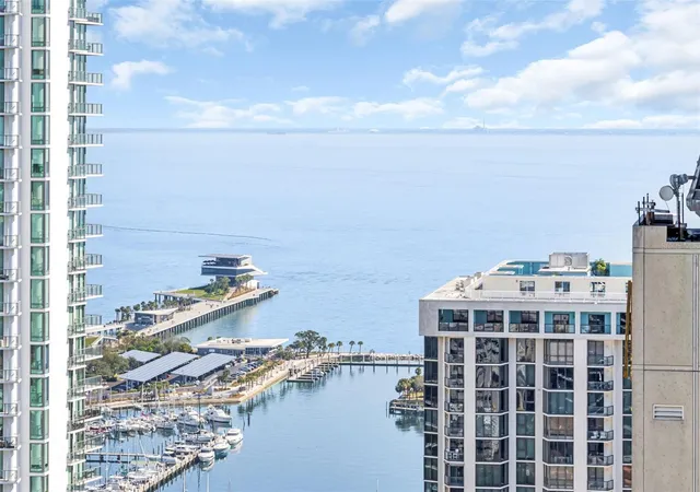 Photo 2 of Condo for sale at 275 1st Avenue S #3304, St Petersburg, FL 33701 | MLS# TB8548532 | Listing updated on 2026-09-15