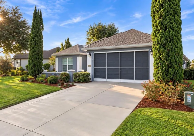 Photo 3 of Single family home for sale at 13385 Se 91st Court Rd, Summerfield, FL 34491 | MLS# OM732257 | Listing updated on 2026-09-22