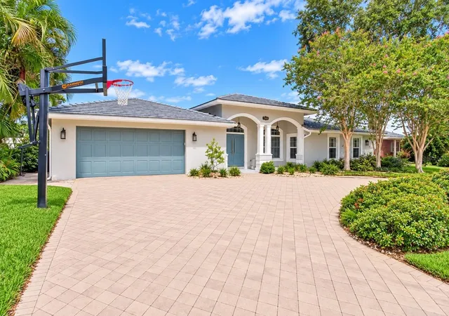 Photo 1 of Single family home for sale at 2023 Iowa Ave NE, Saint Petersburg, FL 33703 | MLS# TB8548541 | Listing updated on 2026-10-06
