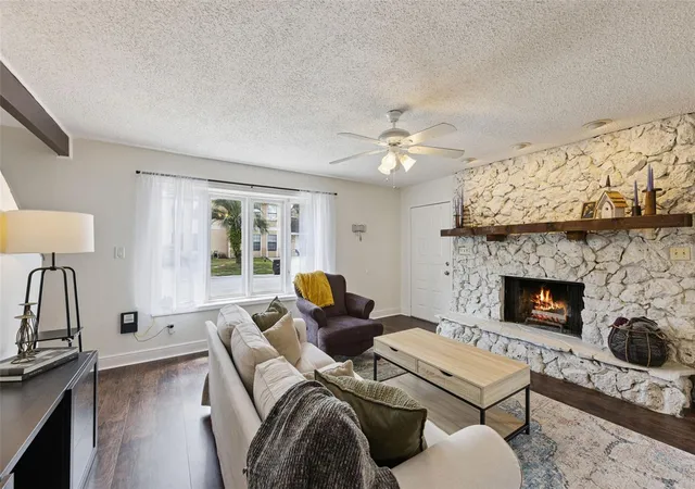 Photo 3 of Townhouse for sale at 445 Cottonwood Dr, Altamonte Springs, FL 32714 | MLS# O6441734 | Listing updated on 2026-10-06