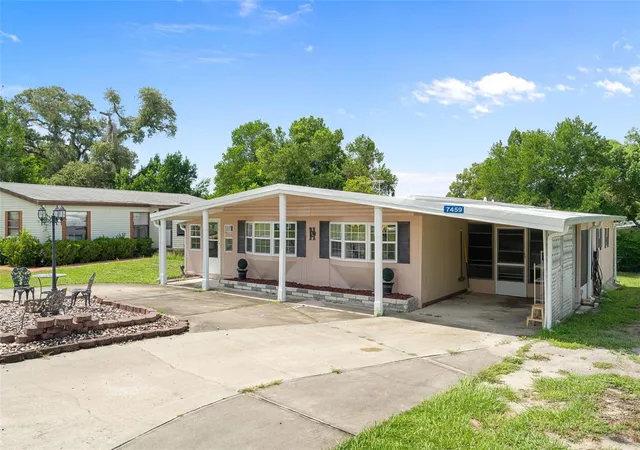Photo 3 of Manufactured home for sale at 7459 Highpoint Blvd, Brooksville, FL 34613 | MLS# TB8548547 | Listing updated on 2026-09-15