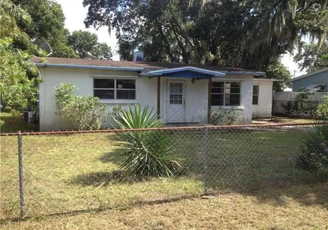 Photo 1 of Single family home for sale at 2612 Smithtown Dr, Lakeland, FL 33801 | MLS# L4965063 | Listing updated on 2026-09-19