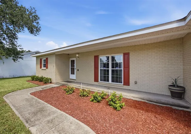 Photo 2 of Single family home for sale at 104 Mitchell Dr, Brandon, FL 33511 | MLS# TB8548558 | Listing updated on 2026-10-20