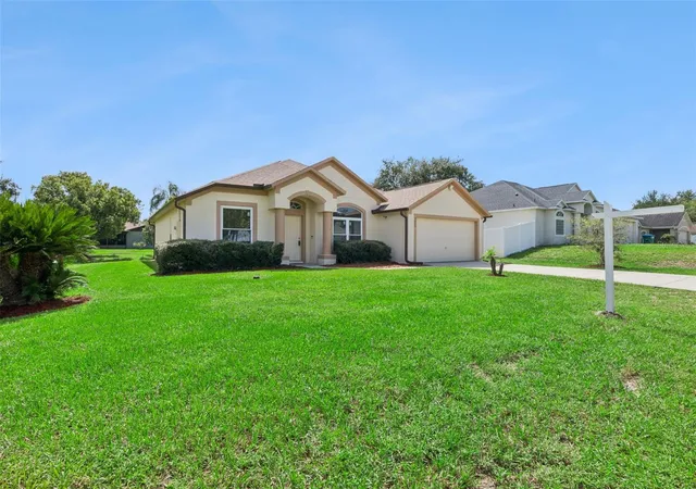Photo 3 of Single family home for sale at 3025 Fayson Cir, Deltona, FL 32738 | MLS# TB8548559 | Listing updated on 2026-10-01