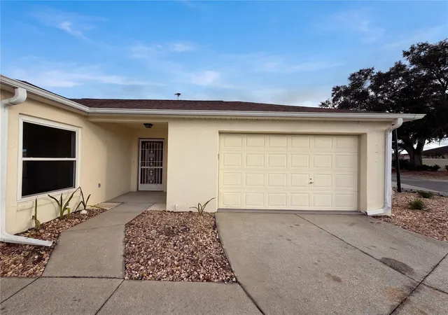 Photo 2 of Sale Pending at 507 Alameda Ave, Lady Lake, FL 32159 | MLS# O6441768 | Listing updated on 2026-09-18