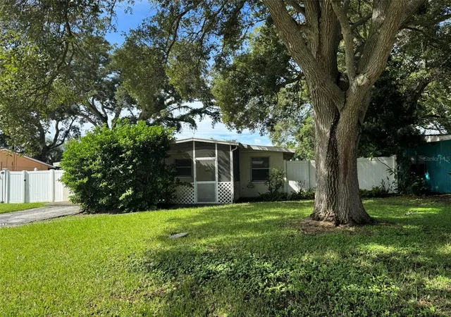 Photo 1 of Single family home for sale at 3033 Karen Ave, Largo, FL 33774 | MLS# TB8548564 | Listing updated on 2026-10-07