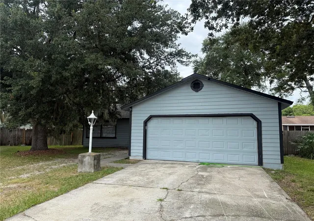 Photo 2 of Single family home for sale at 316 Summerset Dr, Apopka, FL 32712 | MLS# O6441773 | Listing updated on 2026-09-26