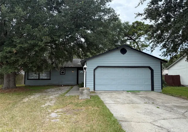 Photo 3 of Single family home for sale at 316 Summerset Dr, Apopka, FL 32712 | MLS# O6441773 | Listing updated on 2026-09-26